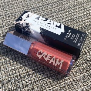 Fenty Beauty “Fenty Glow” Gloss Bomb Cream